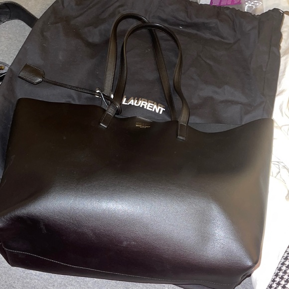 SAINT LAURENT LEATHER TOTE - Picture 2 of 5
